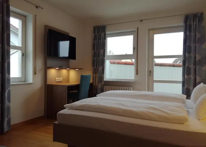 מלון דירות Lindner's 3*