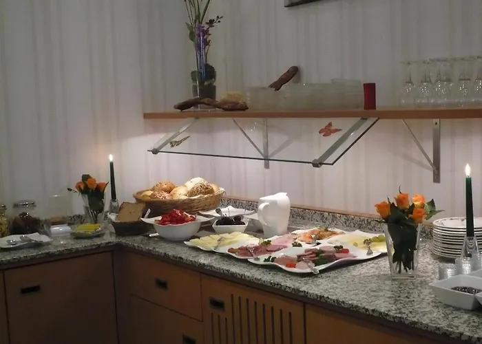 מלון דירות Lindner's 3*